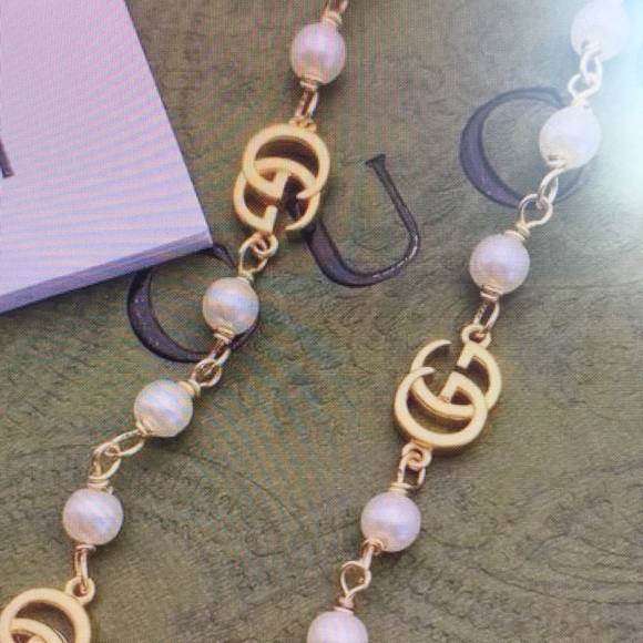 Gucci Gold-tone Pearl Necklace with Blue Heart Pendant - Picture 3 of 4